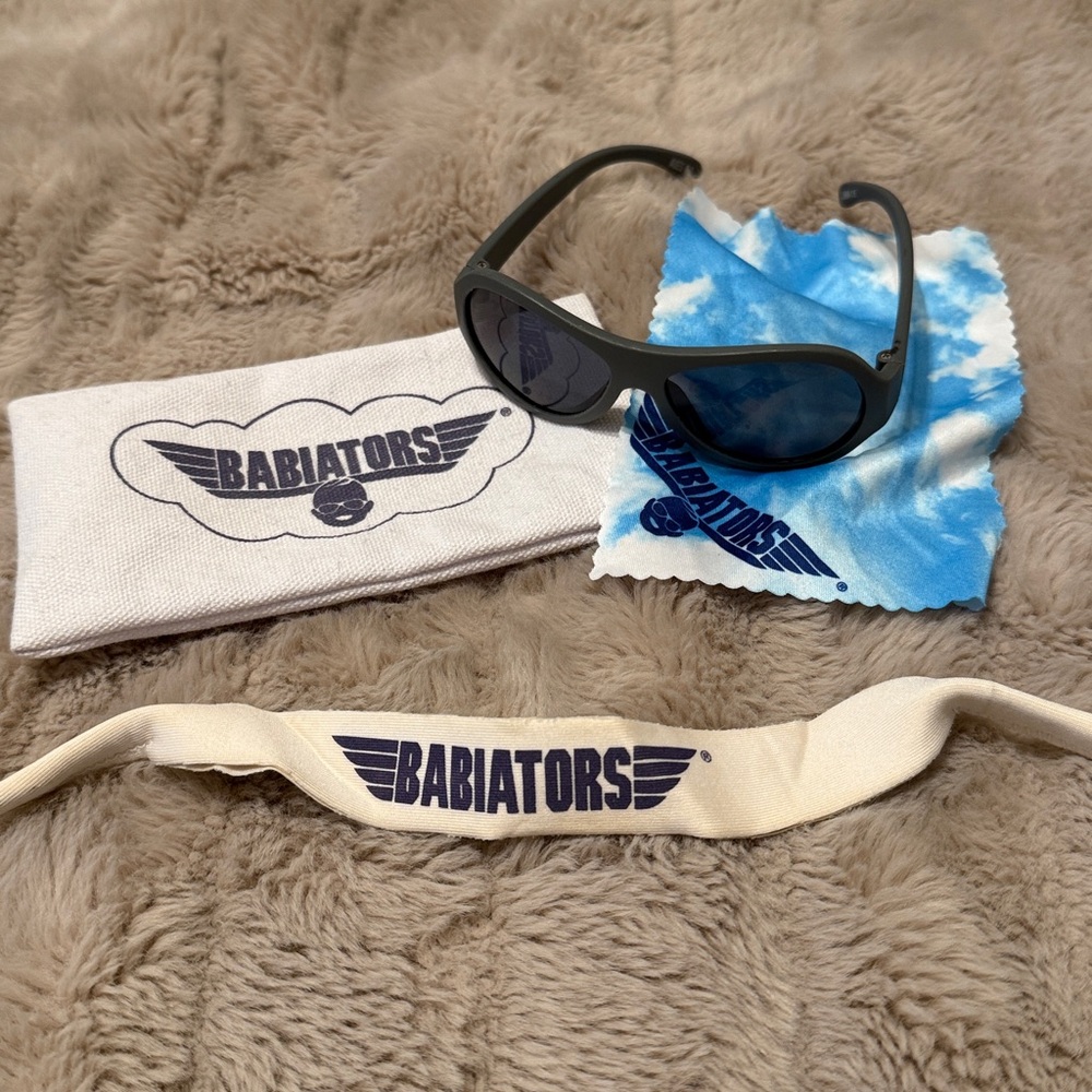 Babiators Gray Sunglasses Toddler/Infant Sunglasses Ages 0-3